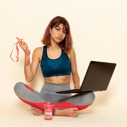 Pessoas que não postam nada nas redes sociais não estão isoladas. Descubra como o silêncio digital reflete maturidade e inteligência emocional.